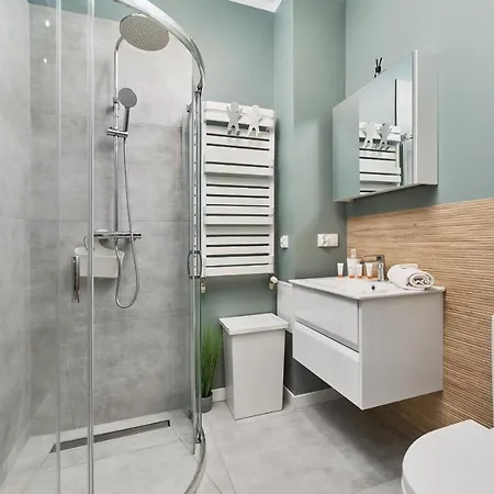 Family -64 M2 - Odrzanska By Renters