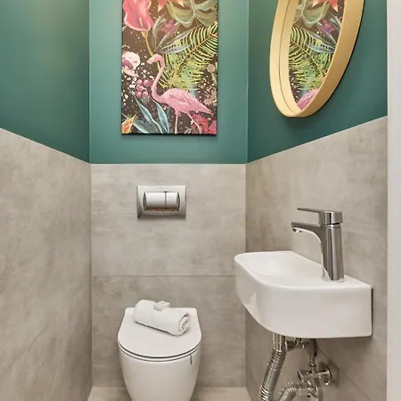 Family -64 M2 - Odrzanska By Renters