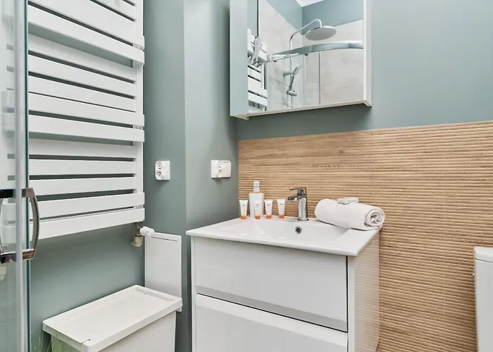 Family -64 M2 - Odrzanska By Renters *