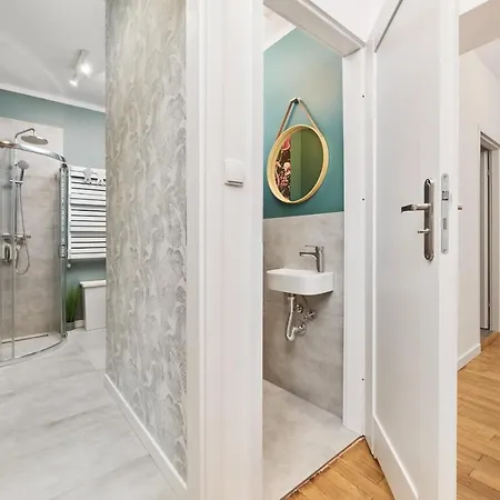 Family -64 M2 - Odrzanska By Renters Apartment