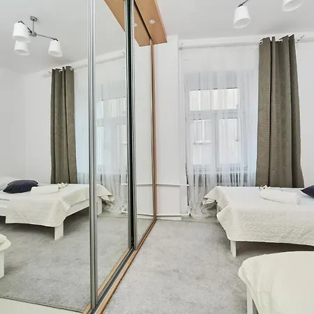Family -64 M2 - Odrzanska By Renters Apartman