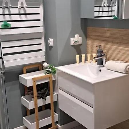 Family -64 M2 - Odrzanska By Renters Apartman Wrocław