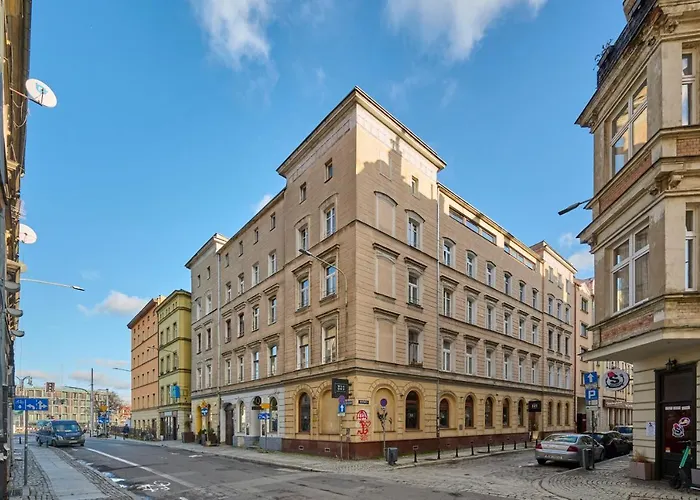 Family -64 M2 - Odrzanska By Renters Wrocław